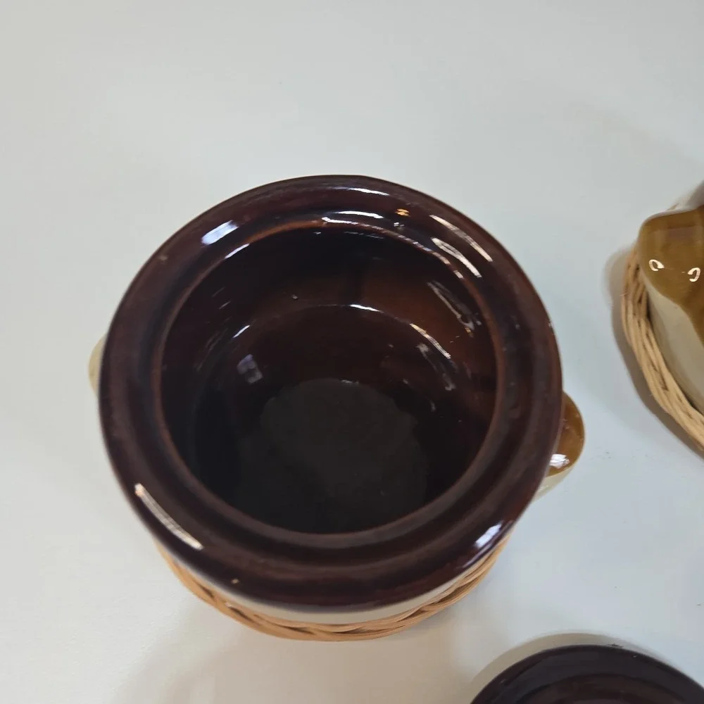 2 Vtg Stoneware Crocks French Onion Soup Bowls & Lids Brown Tan Beans USA Mats